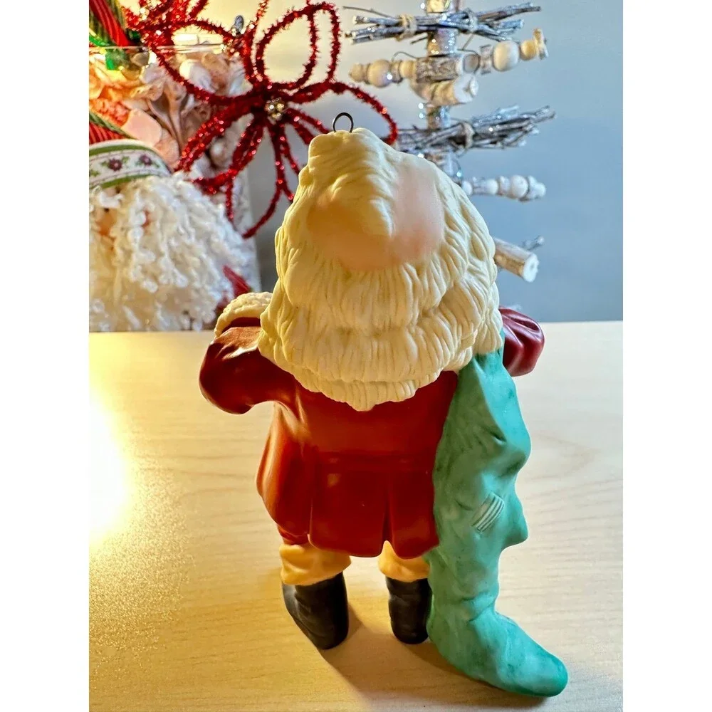 Hallmark Favorite Santa Vintage Collectible‎